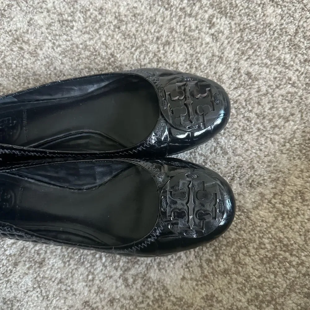 Tory Burch Reva Double T Quilted Patent Leather Flats 7.5